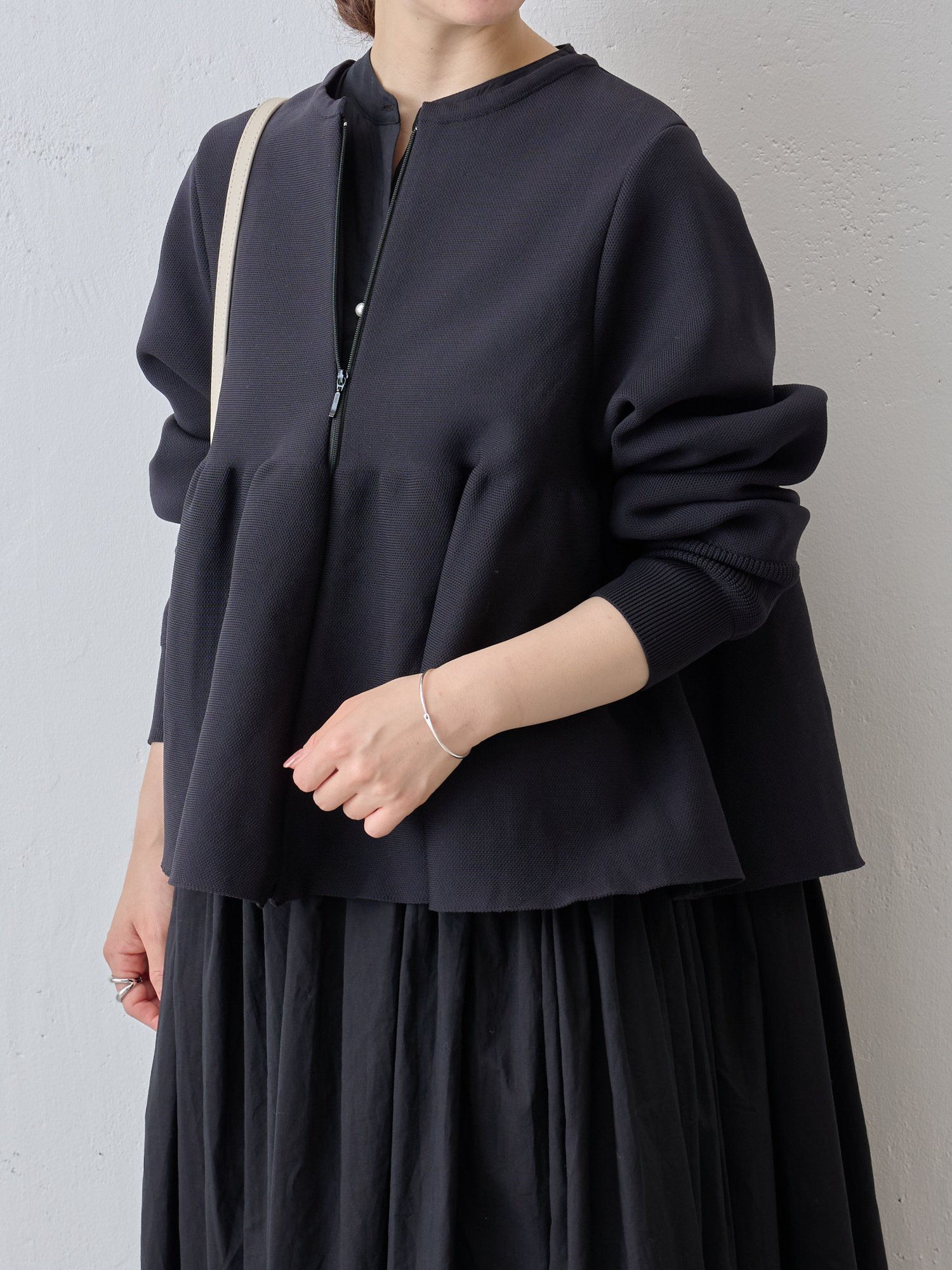 ペプラムニットカーディガン