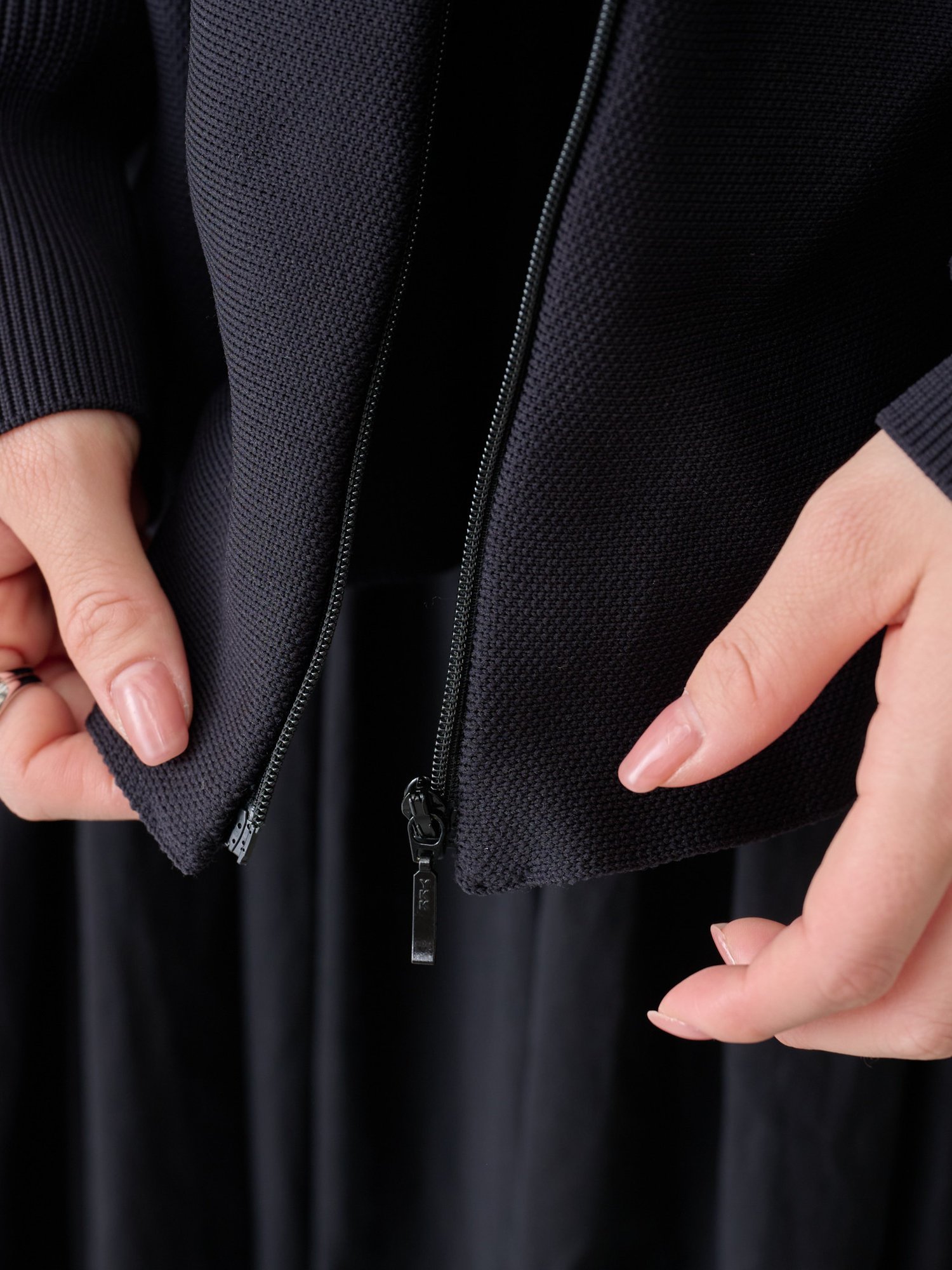 ペプラムニットカーディガン