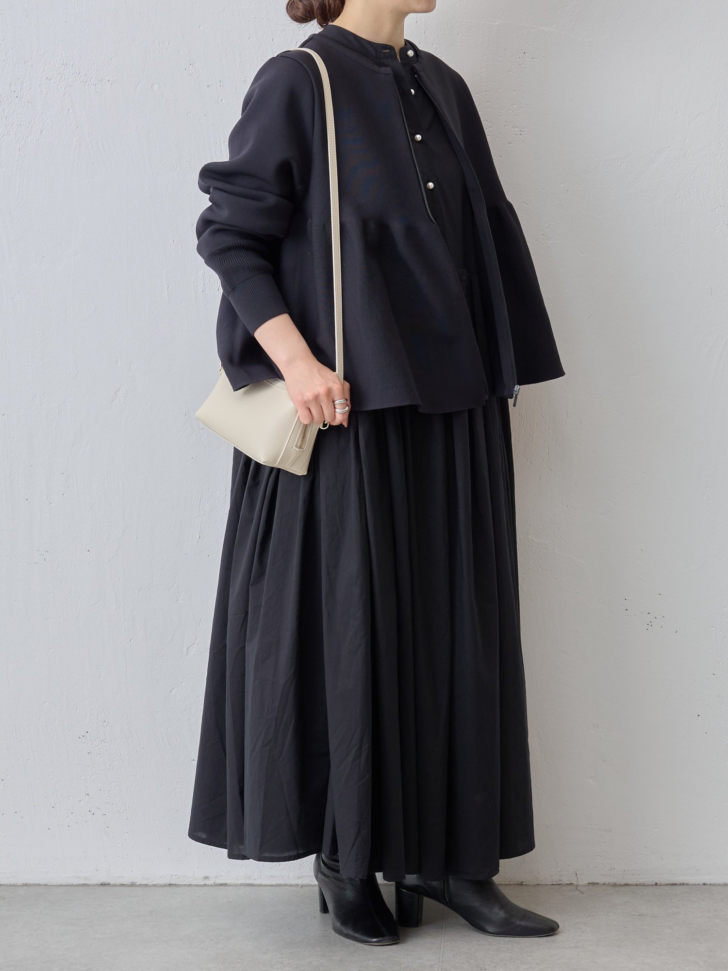 ペプラムニットカーディガン