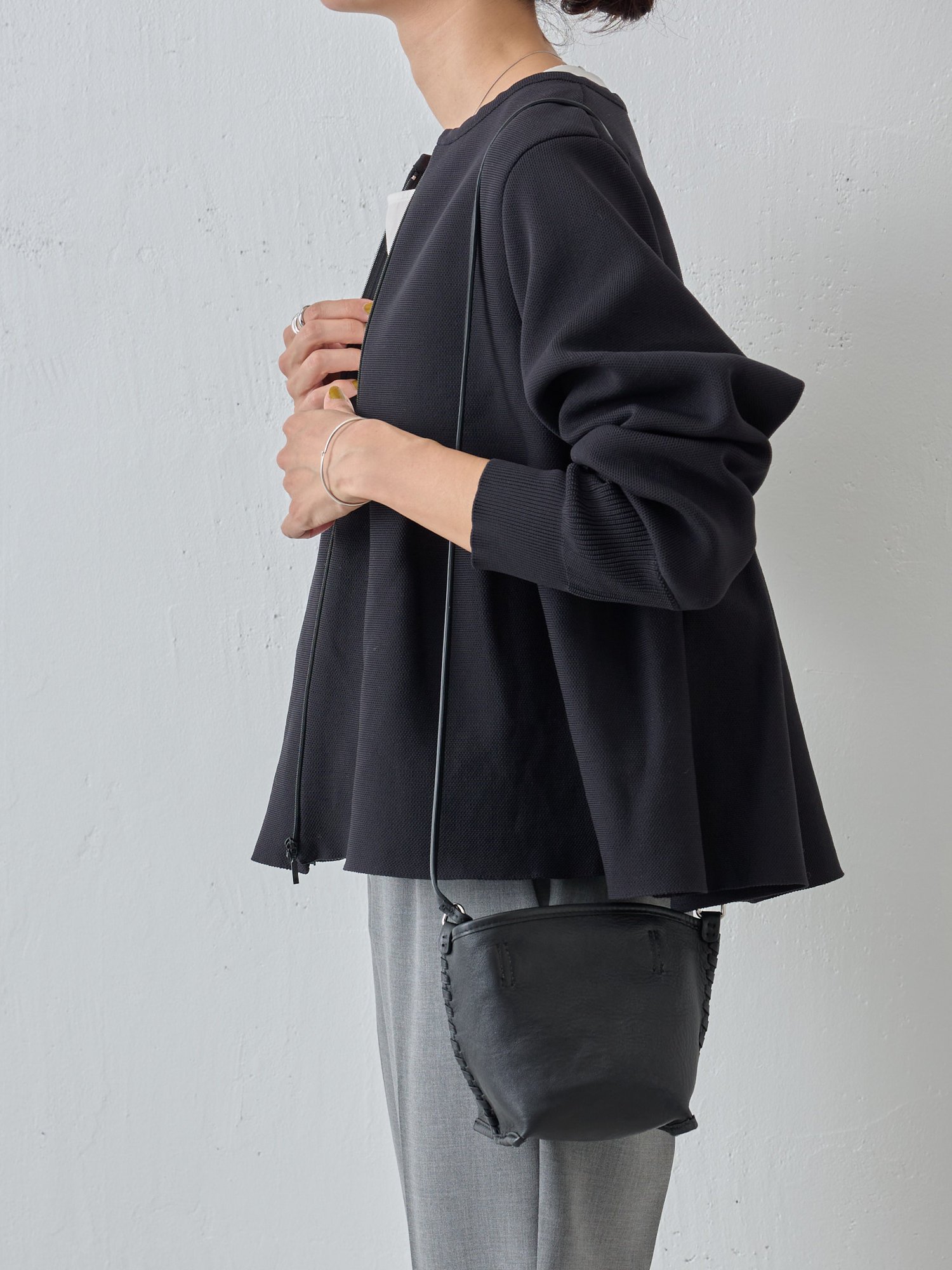 ペプラムニットカーディガン