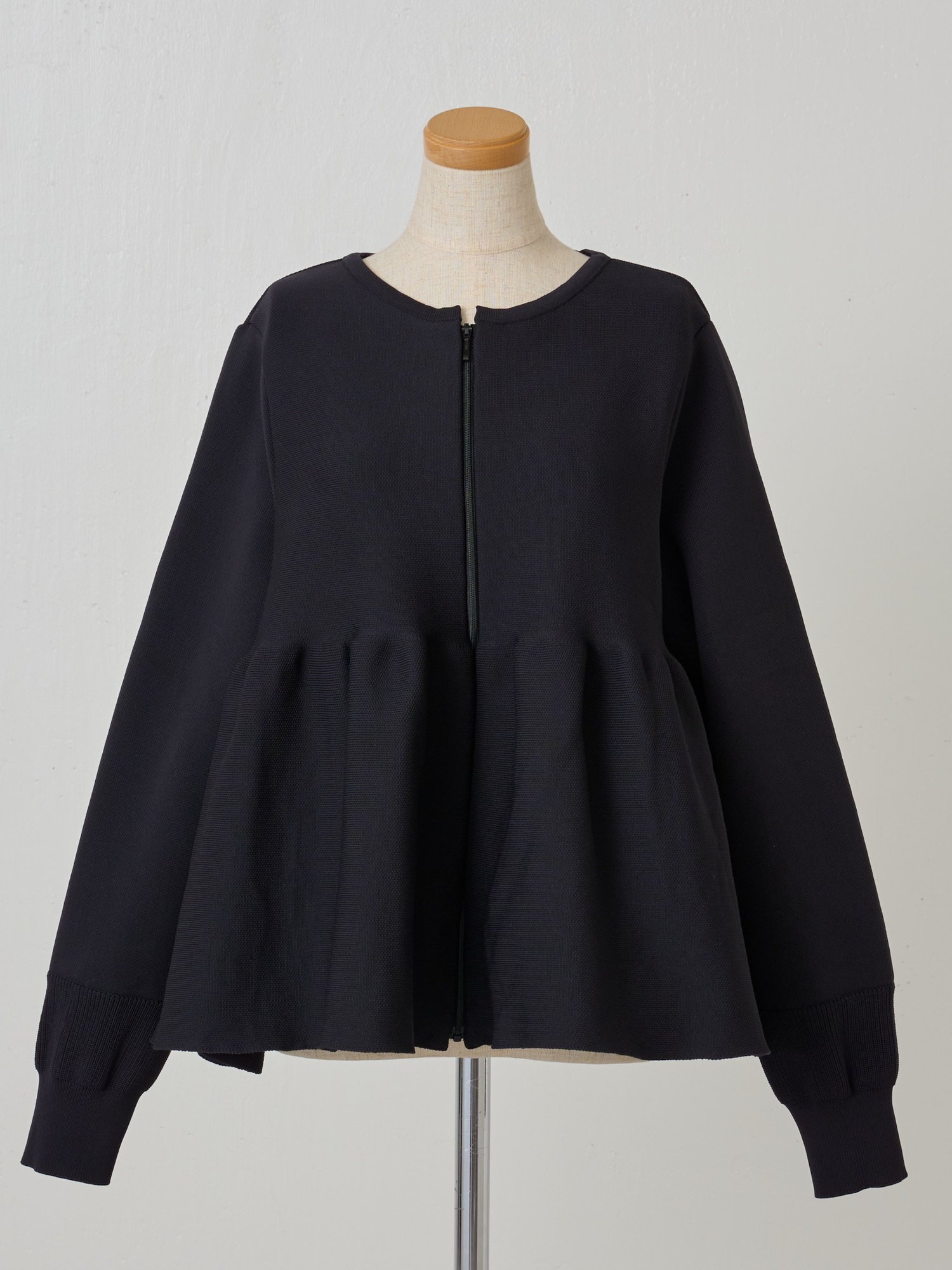 ペプラムニットカーディガン