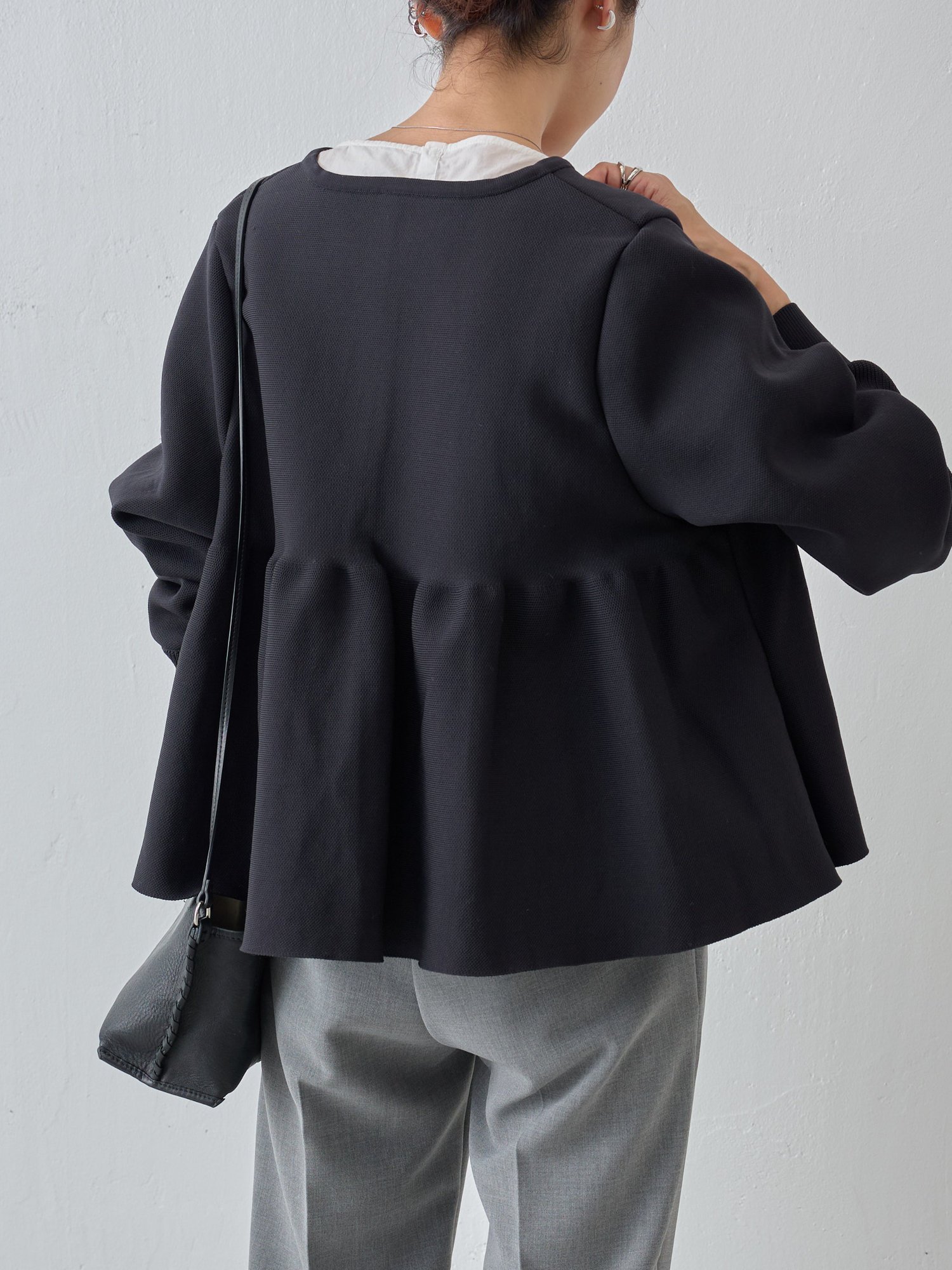 ペプラムニットカーディガン