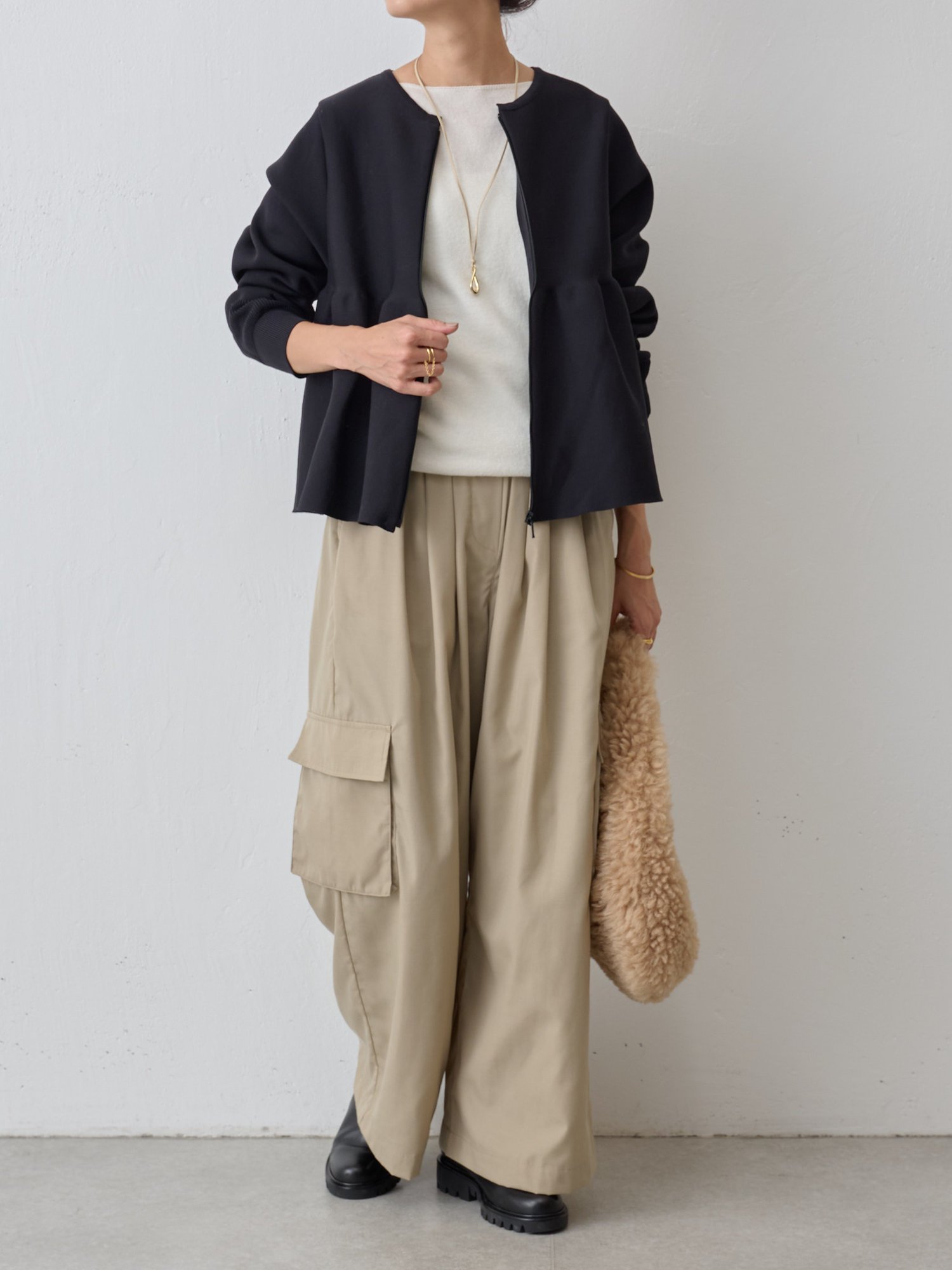 ペプラムニットカーディガン