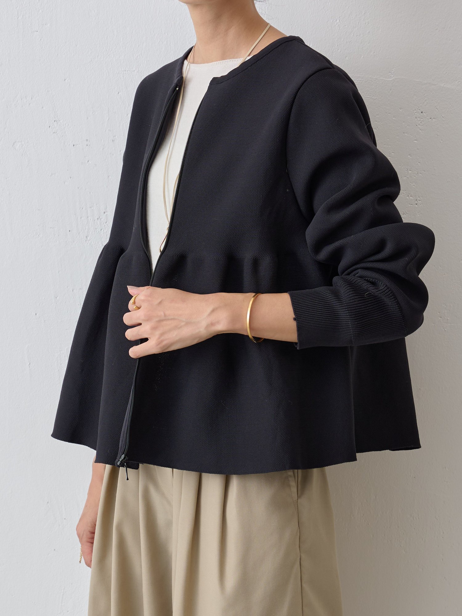 ペプラムニットカーディガン