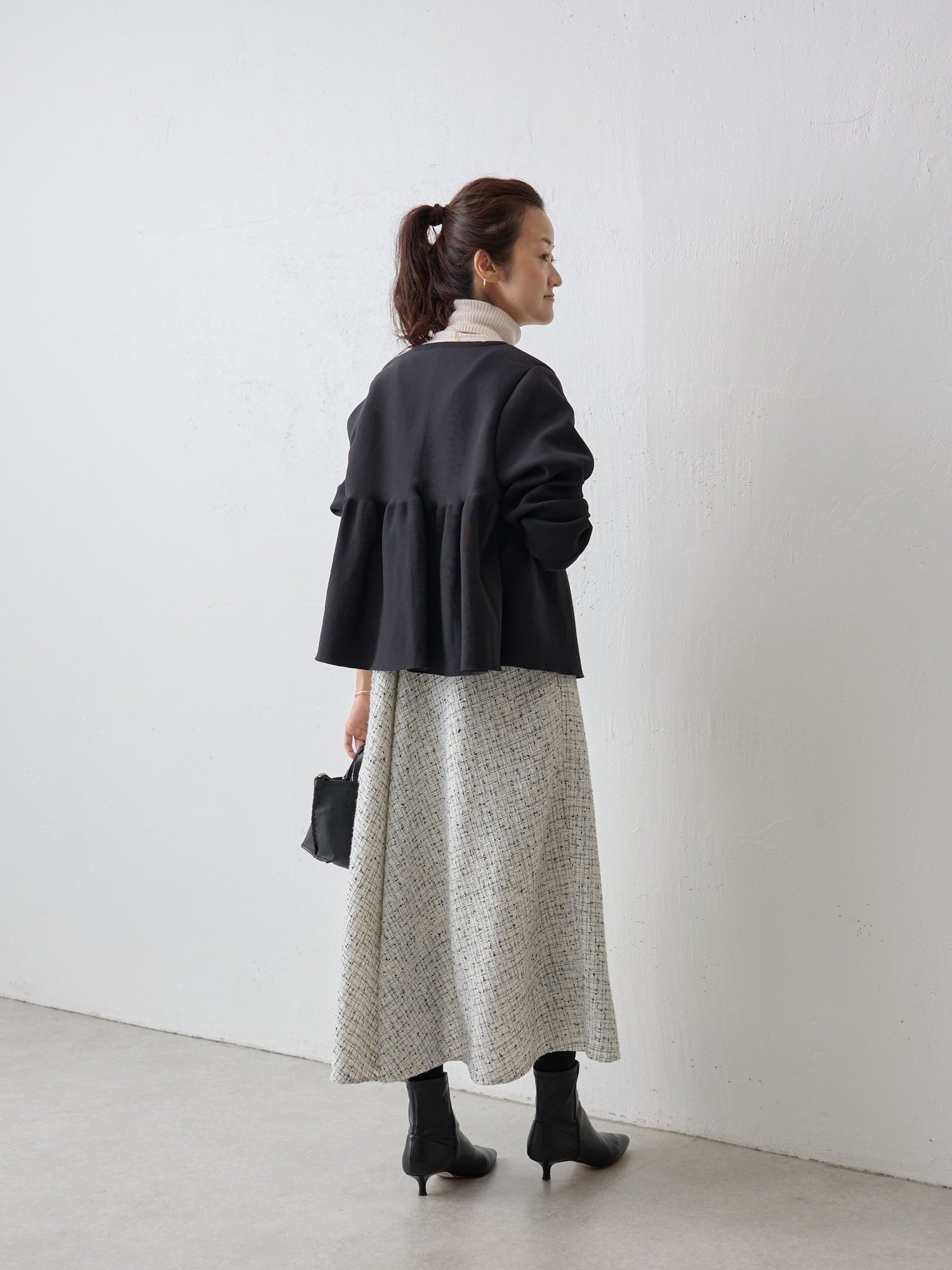 ペプラムニットカーディガン