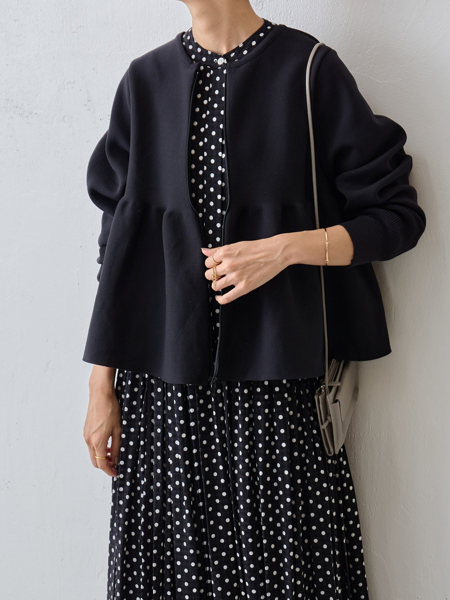 ペプラムニットカーディガン