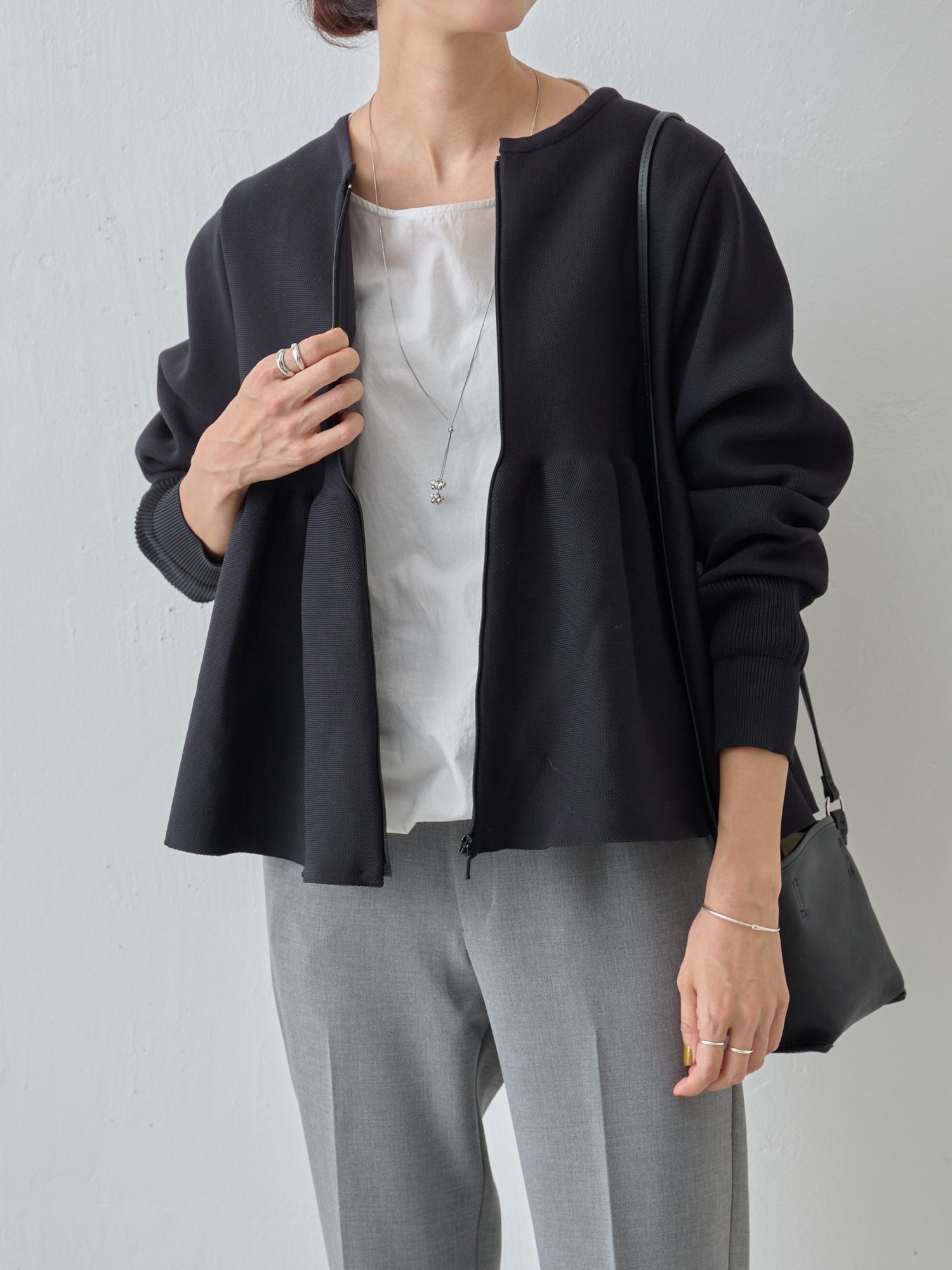 ペプラムニットカーディガン