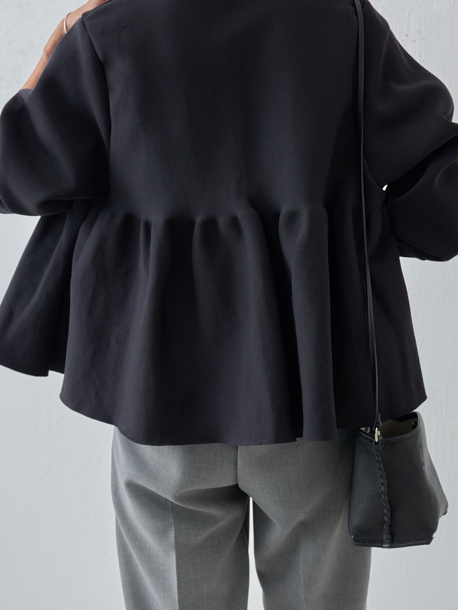 ペプラムニットカーディガン