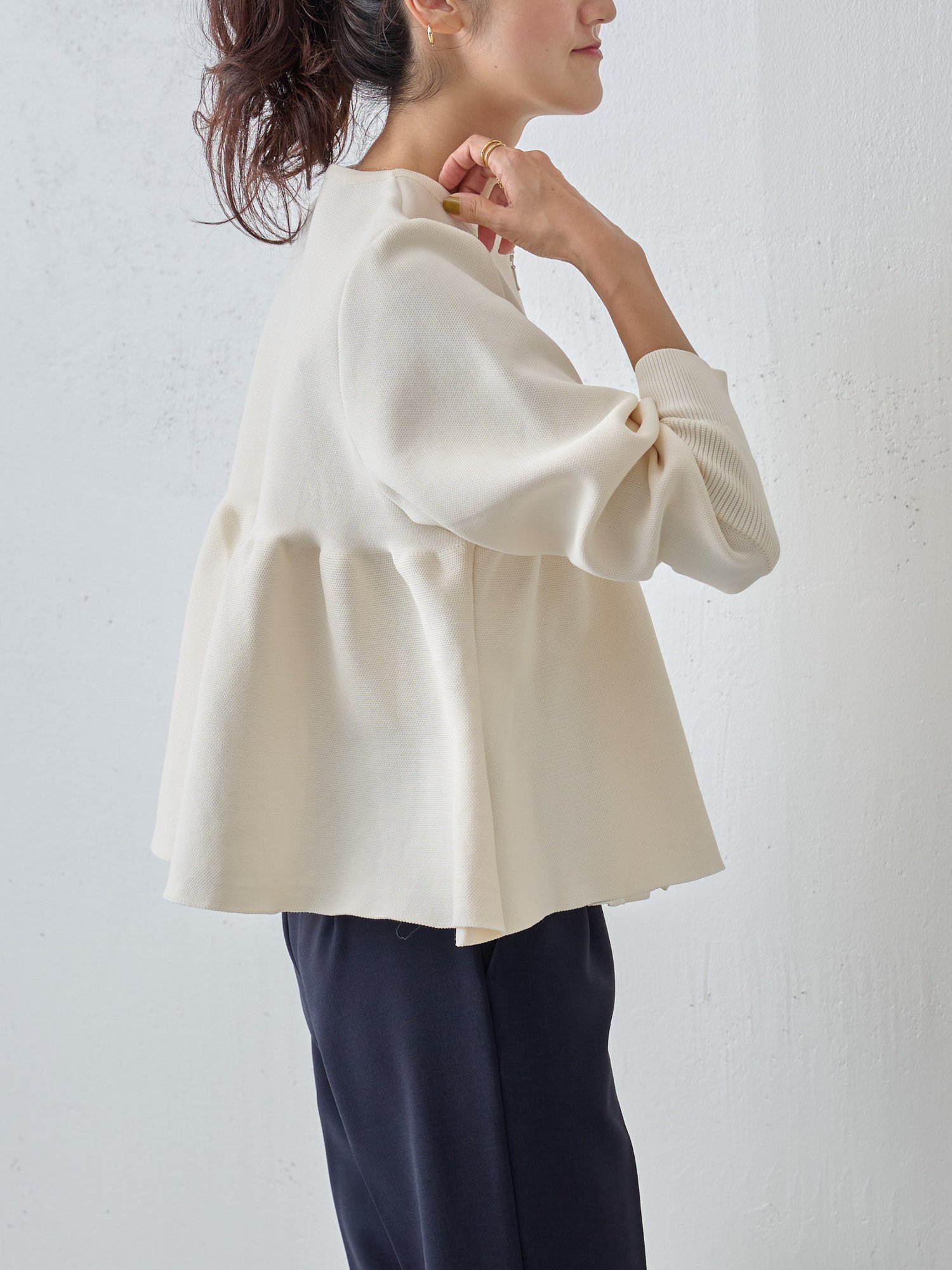 ペプラムニットカーディガン