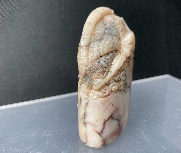 龍 寿山石 中国 印材 古 古玩 1点 天然石 印鑑 赤 石 白石 91.7g