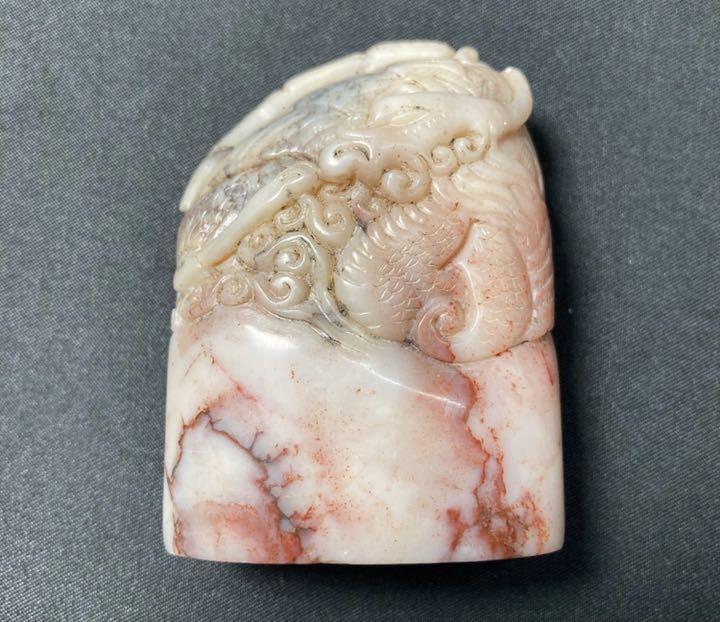 龍 寿山石 中国 印材 古 古玩 1点 天然石 印鑑 赤 石 白石 91.7g