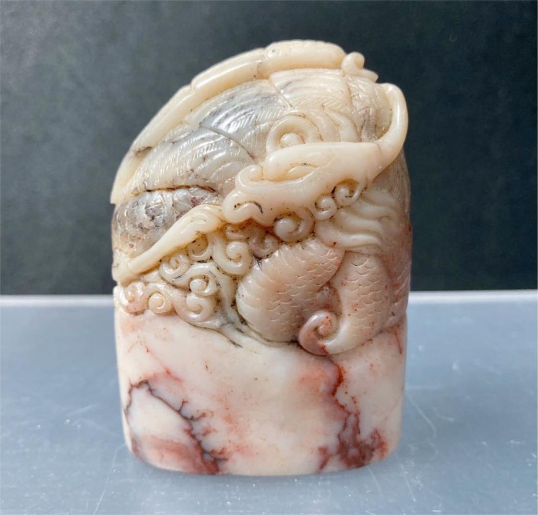 龍 寿山石 中国 印材 古 古玩 1点 天然石 印鑑 赤 石 白石 91.7g