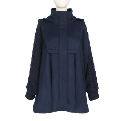 ニットケーブルスリーブケープ風コート